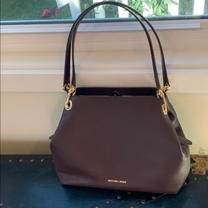 Brand new Michael Kors Raven handbag. Brown.